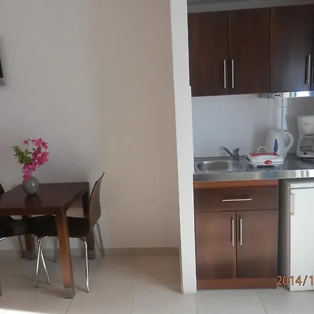 Aparthotel Glaros
